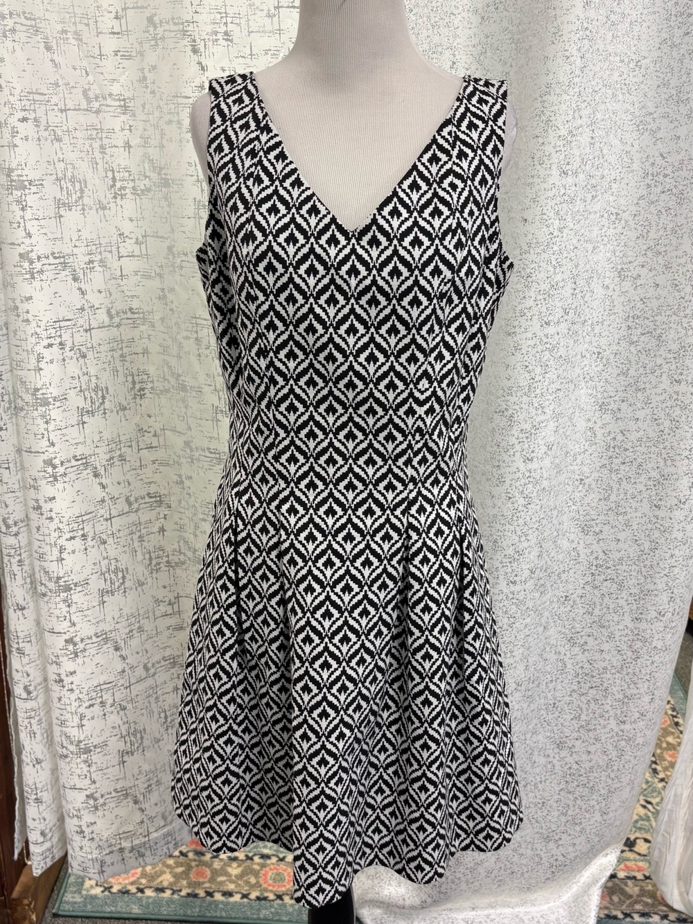 New York & Company Black and White Geometric V-Neck Fit-and-Flare Dress
